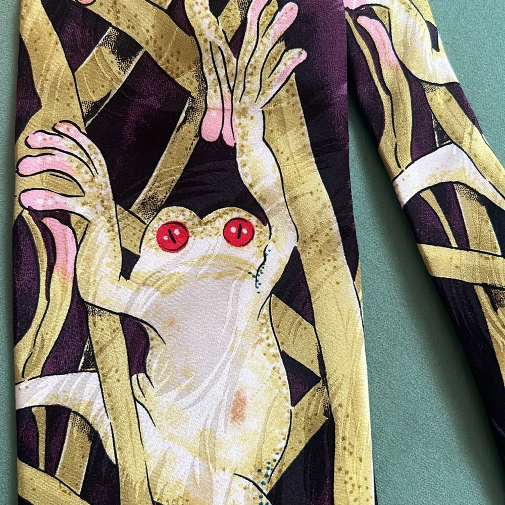 100% Silk Vintage Gallery Collection by Christina Desireé, Amazon Tree Frog Tie - Picture 3 of 7